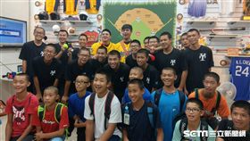 中信兄弟洪宸宇、曾陶鎔出席原棒協活動。（圖／記者王怡翔攝）