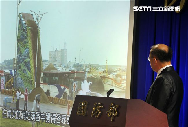 國家中山科學研究院-智慧防救災決策輔助系統，國防科技轉化再運用，災害防救智慧好幫手。（記者邱榮吉/攝影）