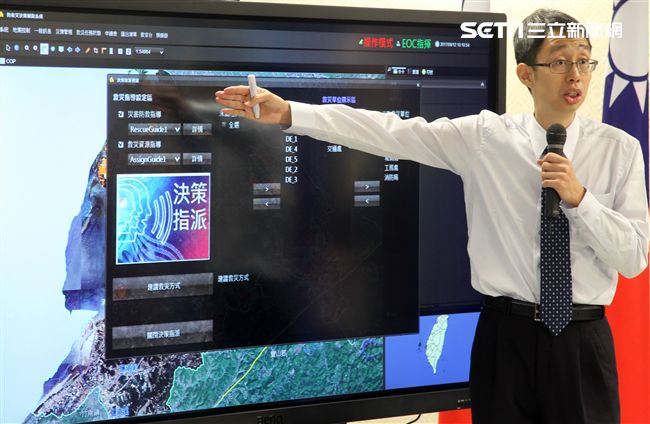 國家中山科學研究院-智慧防救災決策輔助系統，國防科技轉化再運用，災害防救智慧好幫手。（記者邱榮吉/攝影）