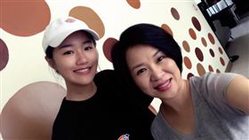 ▲楊月娥表示女兒在她面前相當堅強。（圖／翻攝臉書）