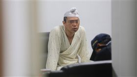 阿羅哈肇事司機吳協松應訊一輛阿羅哈客運11日深夜在國道1號岡山路段疑因閃避前方車輛失控擦撞護欄，造成6死11傷車禍，檢察官12日上午會同警方傳訊肇事司機吳協松（圖）並勘驗事故車輛，調查釐清肇事原因。中央社記者董俊志攝  106年9月12日