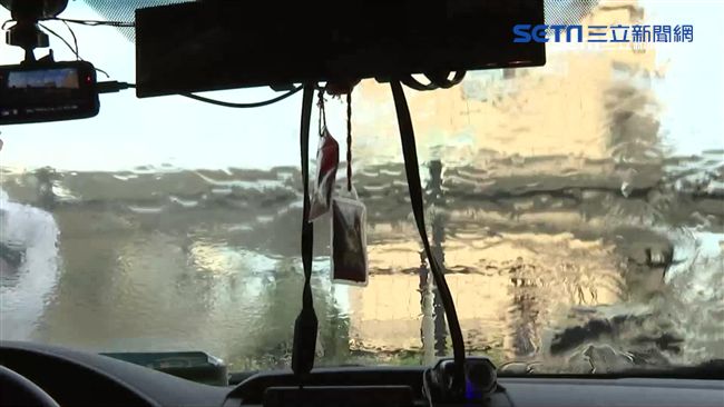 暴雨開車有訣竅？老司機曝保命6步驟