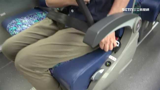 這間客運開先例！不繫安全帶就不發車