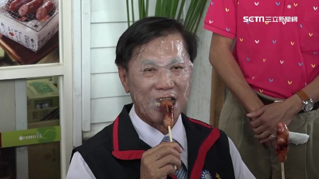 民調讚心情好！林明溱樂敷面膜吃香腸