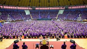 妙禪信徒（圖／翻攝臉書妙禪師父佛教如來宗如來精舍-唯一正式fb粉絲團）