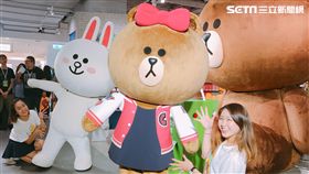 LINE。（圖／記者馮珮汶攝）