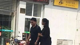 16:9
 李明哲,李淨瑜,勾手,蕭逸民,親密,岳陽 （圖／翻攝自臉書）