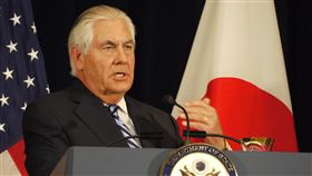 美國務卿提勒森美國國務卿提勒森17日重申釣魚台適用於美日安保條約，並強調美國反對任何企圖破壞日本對釣魚台行政管轄的片面舉動。中央社記者鄭崇生華盛頓攝 106年8月18日