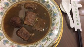 牛爸爸牛肉麵一碗一萬元，CNN認證世界最貴。（記者郭奕均攝影）