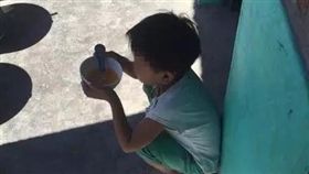 大陸,營養午餐,女童,爺爺,奶奶,孝順,主菜,飯菜,老師,學校
http://s.weibo.com/weibo/%E7%95%99%E5%AE%88%E5%85%92%E7%AB%A5