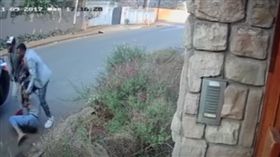 南非,持槍,搶劫,研究生
https://www.youtube.com/watch?v=lkI9lhermAA