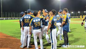 ▲Lamigo在天母球場獲得單季71勝追平中華職棒紀錄。（圖／記者蕭保祥攝）