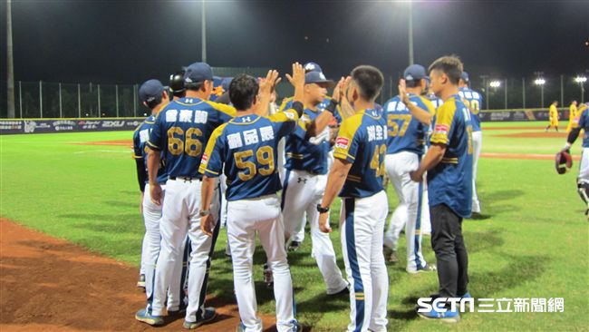 王柏融5支5打兄弟　桃猿快奪71勝