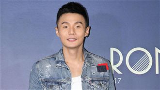 台上霸氣吻楊丞琳　李榮浩：太衝動了