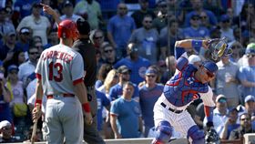 Willson Contreras怒砸捕手面罩（ap）