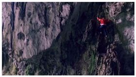 蜘蛛人,峭壁,攀爬,羅登萍,男女平等,貴州,紫雲縣,格凸河村,觀光,燕窩,大陸　圖／翻攝自BBC影片
