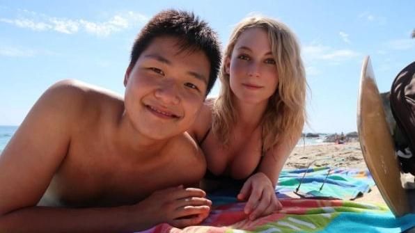 洋妞實況主交亞裔歐巴　洋酸民崩潰