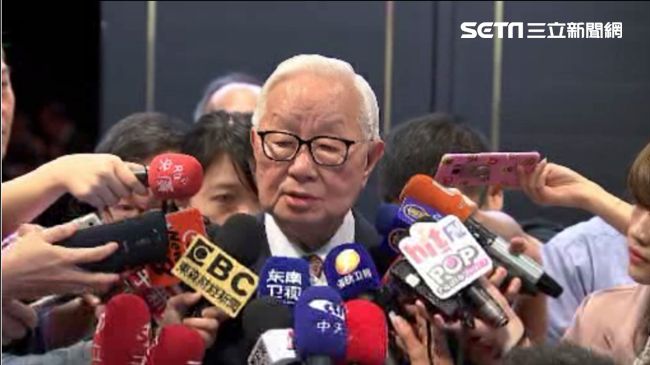張忠謀曾想當記者　因爸爸一席話轉念