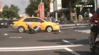 小黃左轉撞機車　騎士當場彈飛