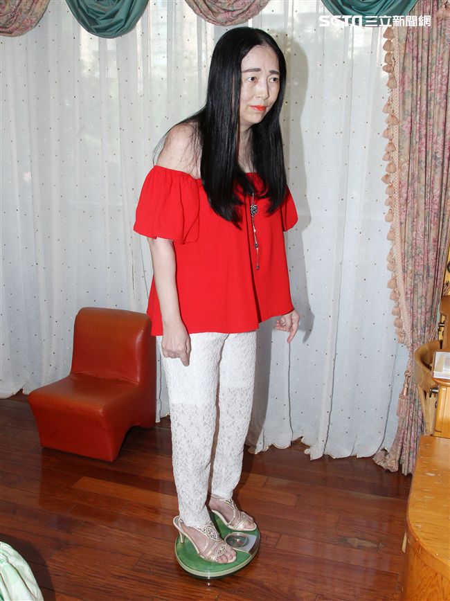 許純美公開露面胖了20公斤，對帥哥完全沒性趣，每天都生活在 「阿彌陀佛」裡。（記者邱榮吉/攝影）