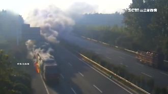 水泥車著火冒煙　高速公路狂飆3公里