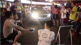 遠光燈,大燈,懲罰,大陸,海南,遠燈,車燈,體驗　圖／翻攝自南海網