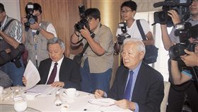 曹興誠、張忠謀(圖/鏡週刊)