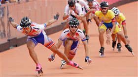 滑輪溜冰幾經風華  世大運再創巔峰台灣滑輪溜運動隨著在國際大賽取得佳績，幾度將整體風氣帶上高峰，但也曾因為國際賽事表現不佳而使發展趨緩，這次靠著在世大運奪得10金、11銀、2銅，讓前景再度看到曙光。（檔案照片）中央社  106年9月19日