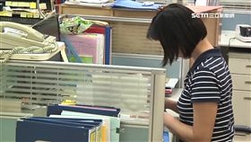 「請假精算師」公僕3年上7天班領36萬　-公務員-上班族-OL-