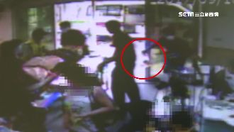 撞車悚切右腳掌！消防員拎斷肢急救