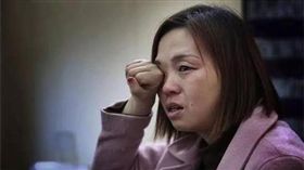 16:9
遭冒名頂替上大學…隔14年重拾課本　2個孩子的媽終圓夢
圖／翻攝自微博