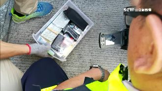 國道自撞釀3傷！車內意外搜出槍毒