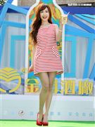 翁姿蔓化身調酒師，教你輕鬆調出高粱酒特調。（記者邱榮吉/攝影）（開車不喝酒）