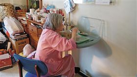 霸占台北榮總單人病床 張奶奶／鏡週刊