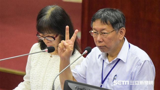缺席表抗議？柯取消出席警長交接典禮