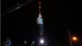 伊朗男子亞發薩德（Esmail Jafarzadeh）性侵殺害女童 遭公開絞刑處死／mehrnews.com