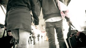 牽手、外遇、偷拍、情侶、交往、戀愛／示意圖／flickr／chia ying Yang／https://flic.kr/p/9tHYjQ