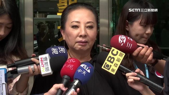 派系覺得小事！勒脖事件讓小花超不爽
