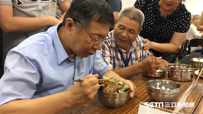 老人共餐卡撥款！柯怪預算審的慢