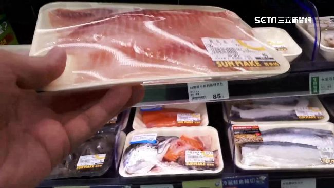 阿嬤挑魚狂聞猛搓　1條未買全場氣炸