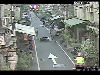 不滿車速過快踹死友人　還畏罪燒炭