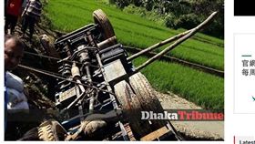 紅十字會,羅興亞,難民,物資,卡車,車禍（圖／翻攝自Outlook India）
http://www.dhakatribune.com/bangladesh/nation/2017/09/21/6-killed-red-crescent-relief-truck-veers-off-bandarban/