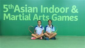 ▲中華網球小將張筱筠（左）、魏莛婕在亞室武運闖進女雙8強。（圖／教練施宏忠提供）