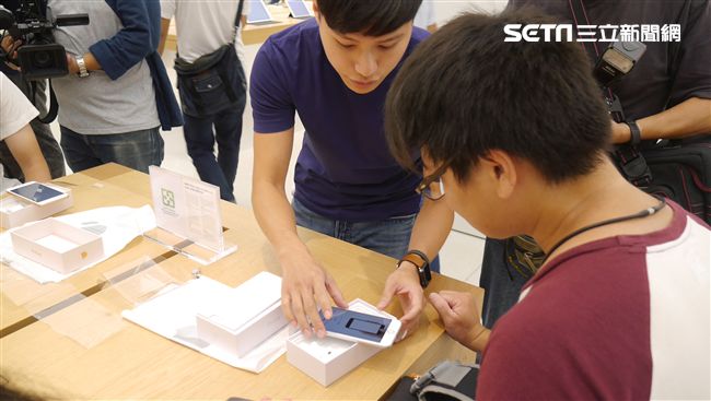 iPhone 8開箱　要注意這些事