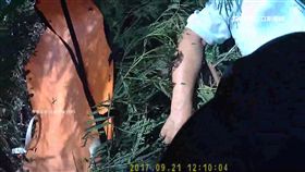 夫妻開車吵架鬧翻　夫當妻面跳橋尋短