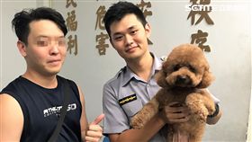 台北市萬華分局桂林所鐘孟浩，透過「我是萬華人」臉書社團，替紅貴賓犬尋回失主（翻攝畫面）