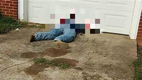 命案,萬聖節,惡作劇,車庫,血手印(臉書  https://www.facebook.com/GreeneCountyTNSO/photos/a.1549721878663630.1073741829.1549517892017362/1766559800313169/?type=3&theater)