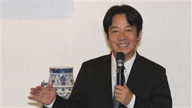 16:9
賴清德致詞肯定醫療奉獻獎得主行政院長賴清德（圖）22日在行政院內，接見第27屆醫療奉獻獎得獎人，致詞時，一一介紹得獎人醫療奉獻的事蹟，表達敬佩之意。中央社記者徐肇昌攝  106年9月22日