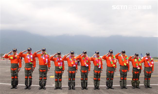 雷虎小組、IDF、F16、幻象2000-5戰機飛官。（記者邱榮吉/花蓮拍攝）