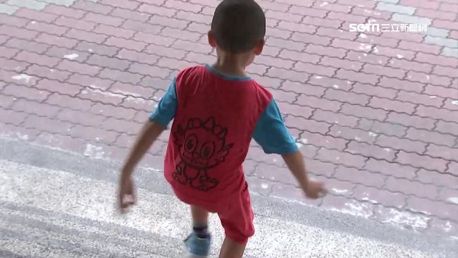 老師沒交接…小一新生被丟包嚇哭